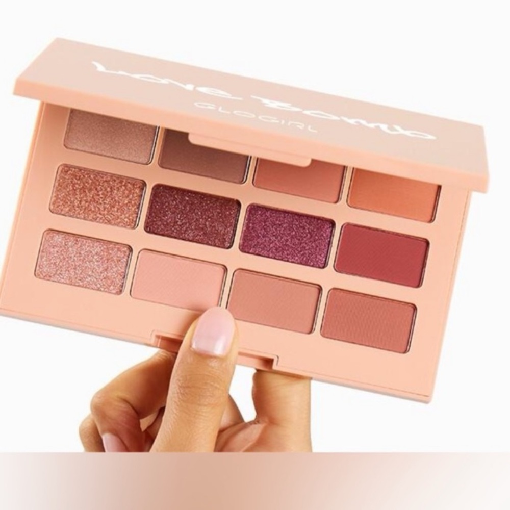 GloGIRL Love Bomb Eyeshadow Palette
